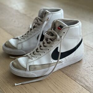 Nike Kids White and Black Sneakers